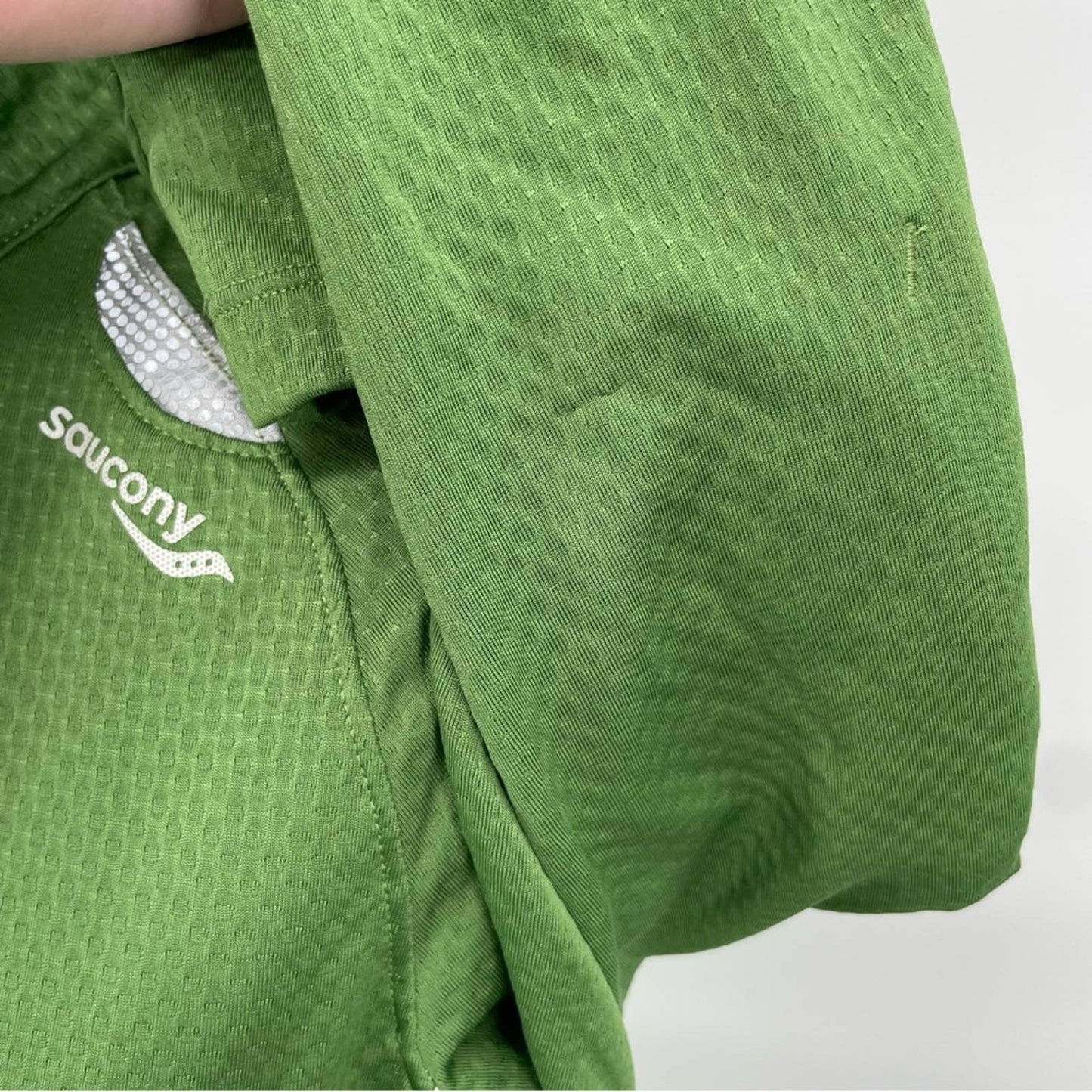 Saucony Green White Silver Wicking Long Sleeve Pullover Running Tee Reflective Size S