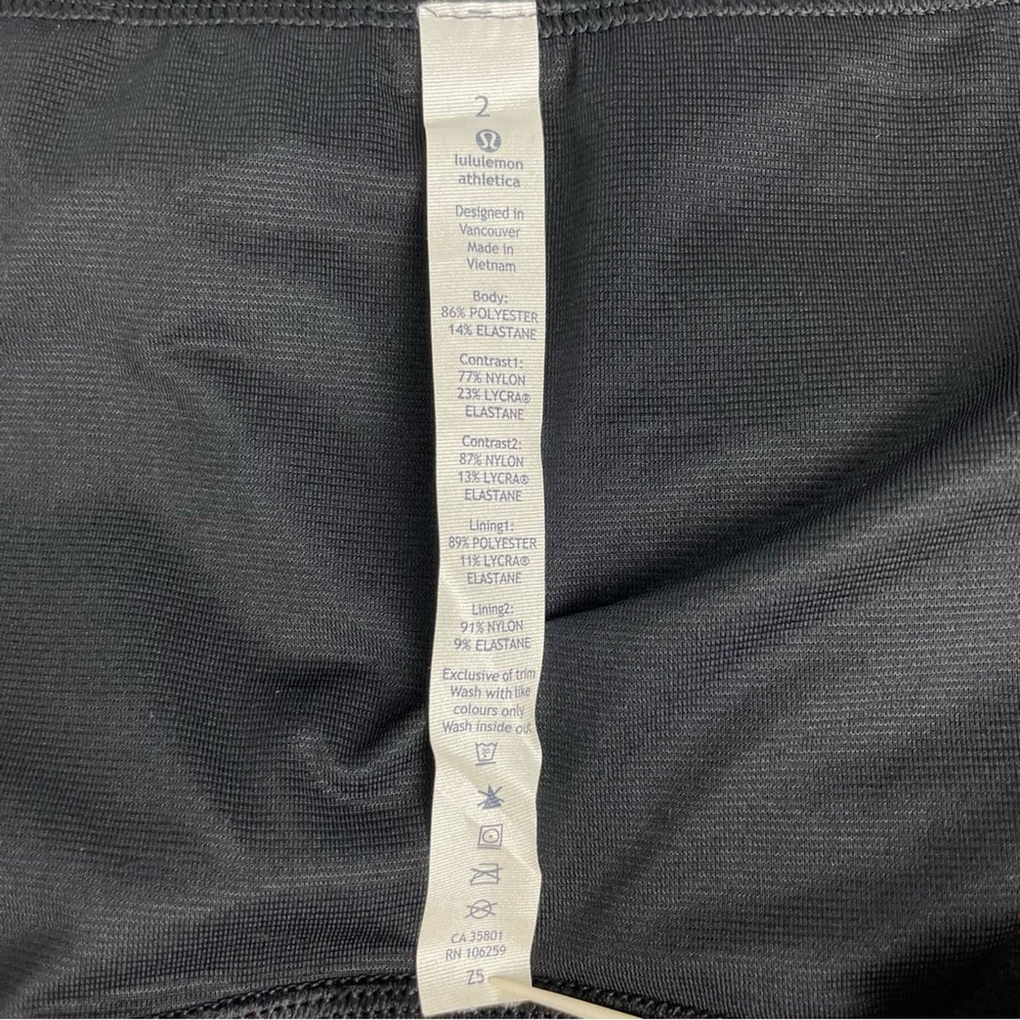 Lululemon Speed Shorts Ravish Reptile Silver Black Python Snakeskin Reflective Size 2