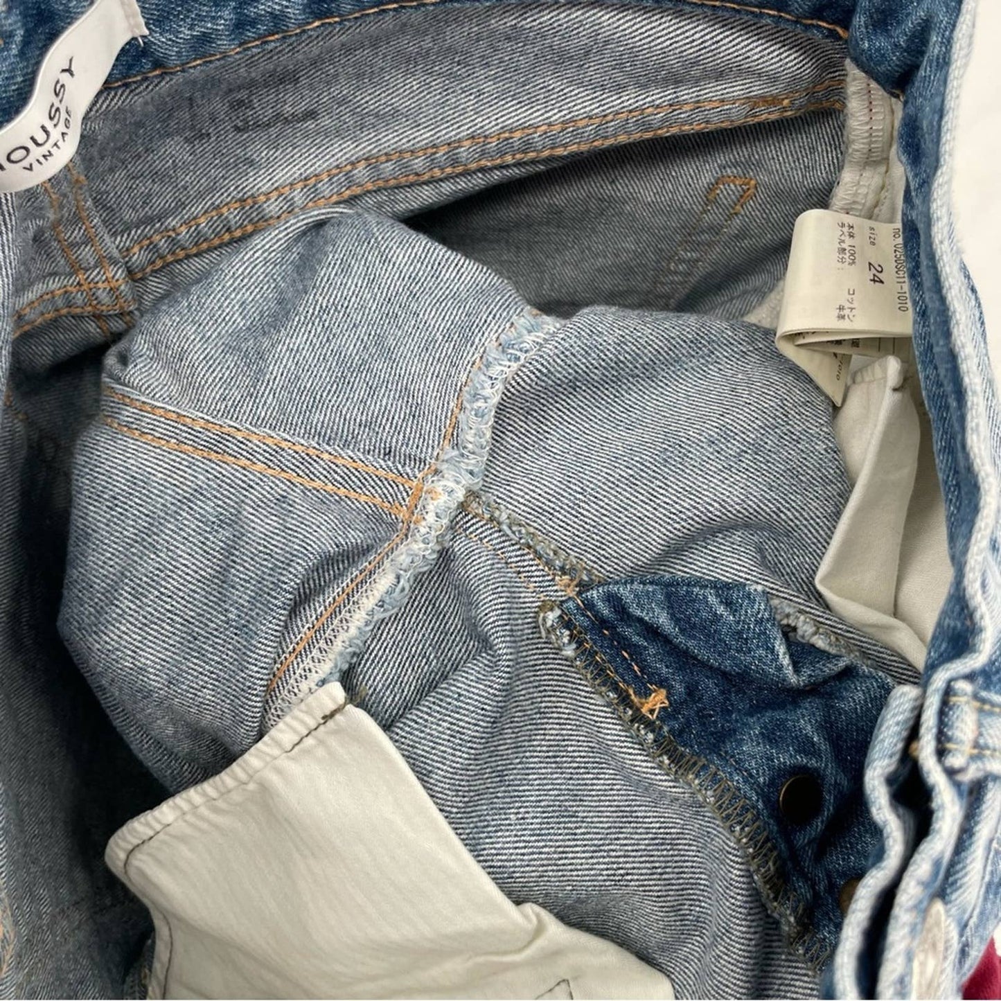 Moussy Vintage Bowie Tapered Straight Leg Light Wash Distressed Blue Jeans Style 025DSC11-1010 Size 24