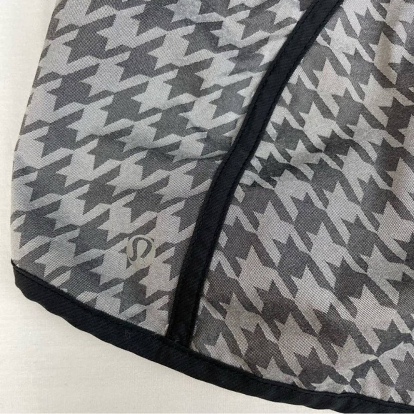 Lululemon Tracker Short II Giant Houndstooth Jacquard Black White Grey Gray Size 8