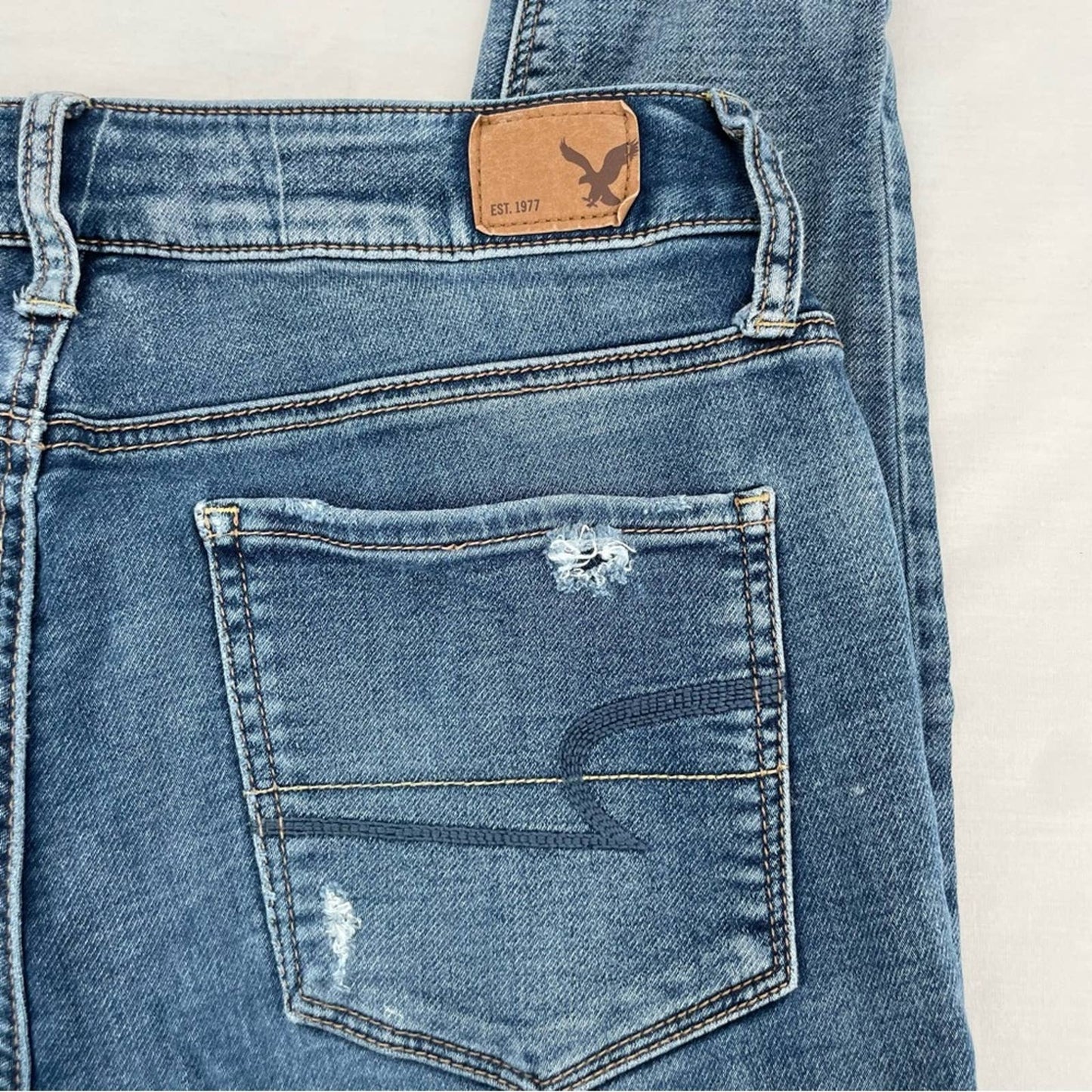 AEO American Eagle Outfitters Hi-Rise Jegging Super Stretch Ripped Jeans Size 4