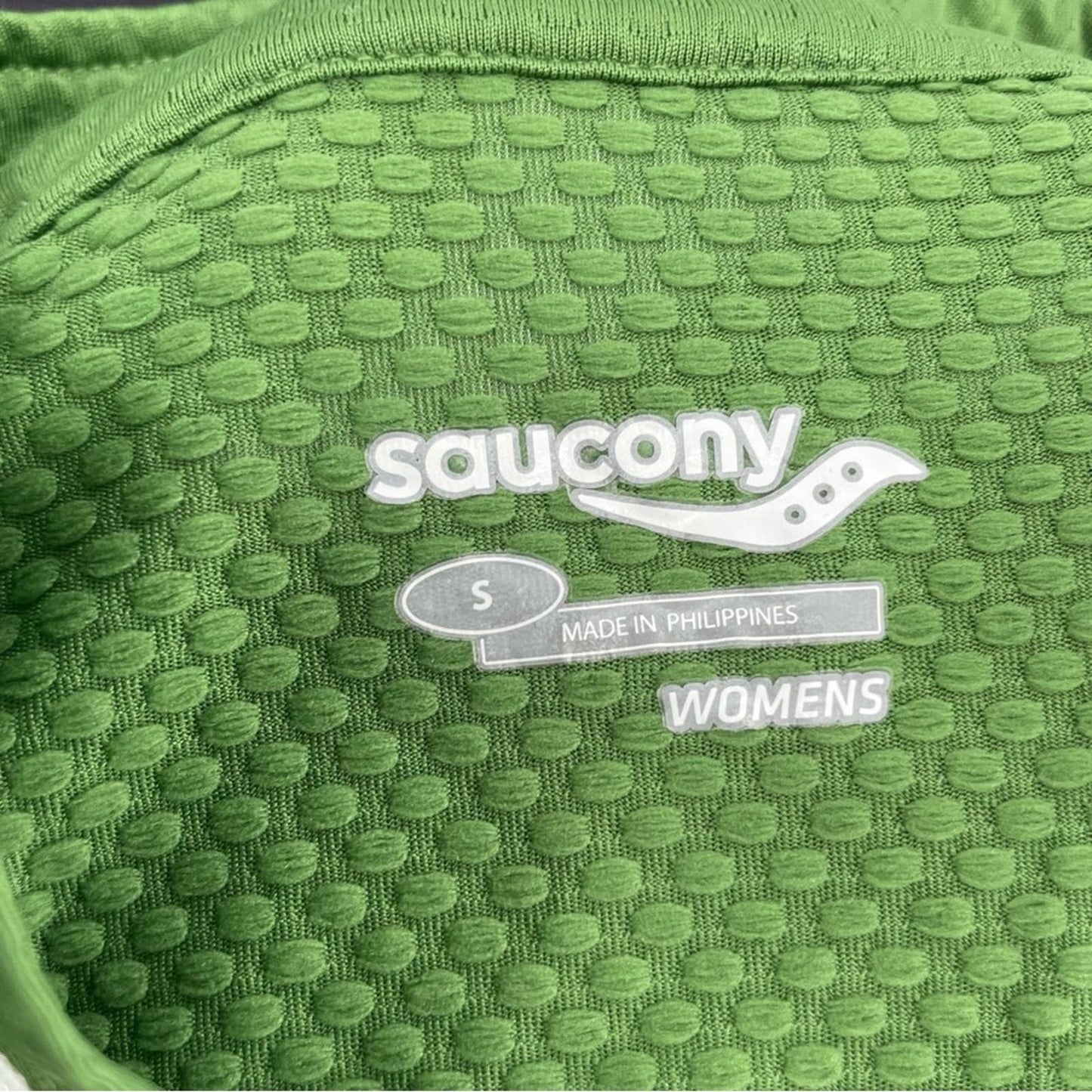 Saucony Green White Silver Wicking Long Sleeve Pullover Running Tee Reflective Size S