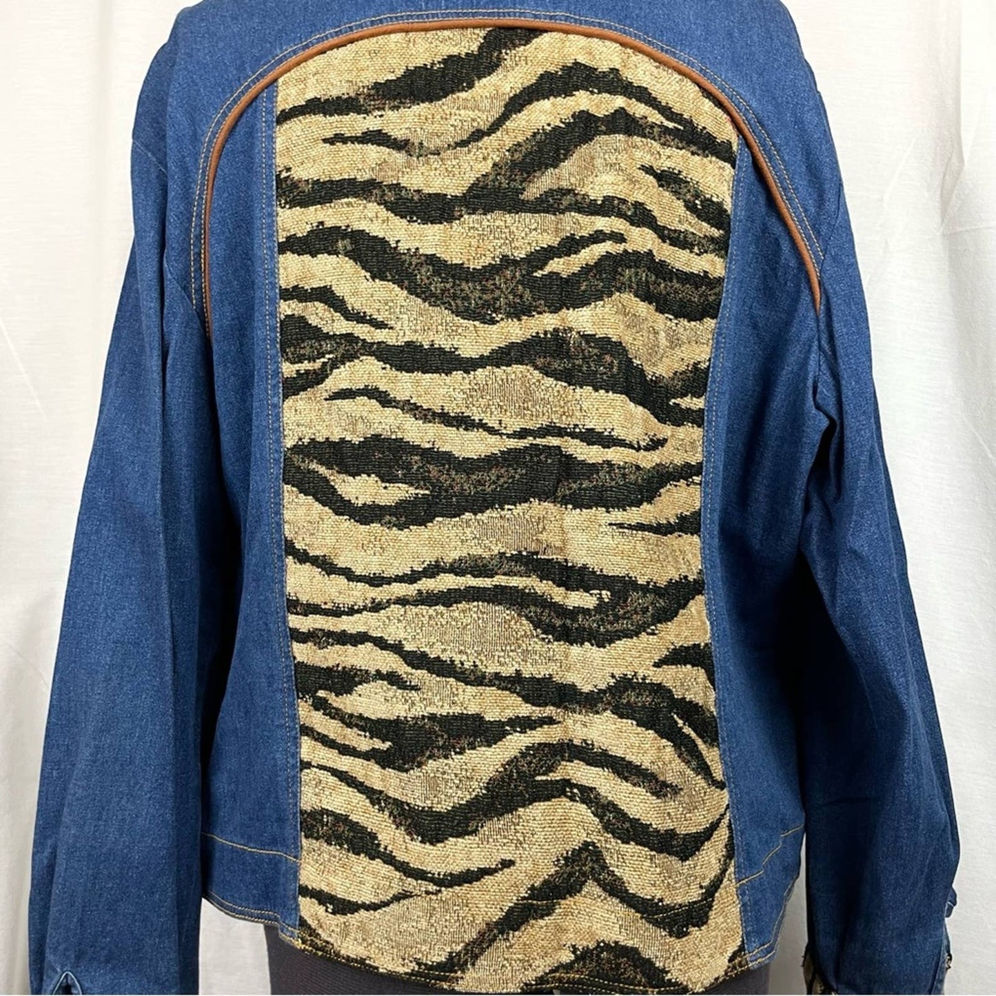 Vintage Erin London Zebra Tiger Tapestry Chambray Denim Button Shacket Jacket Size L
