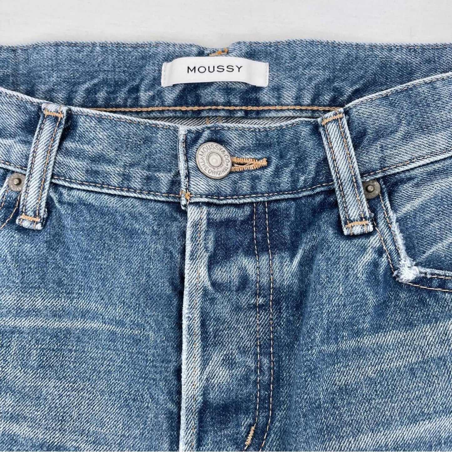 Moussy Aberdeen DIY Cutoff Jean Shorts Raw Hem Mid Wash Blue Distressed Style 0108AC11-5790-1 Size 29