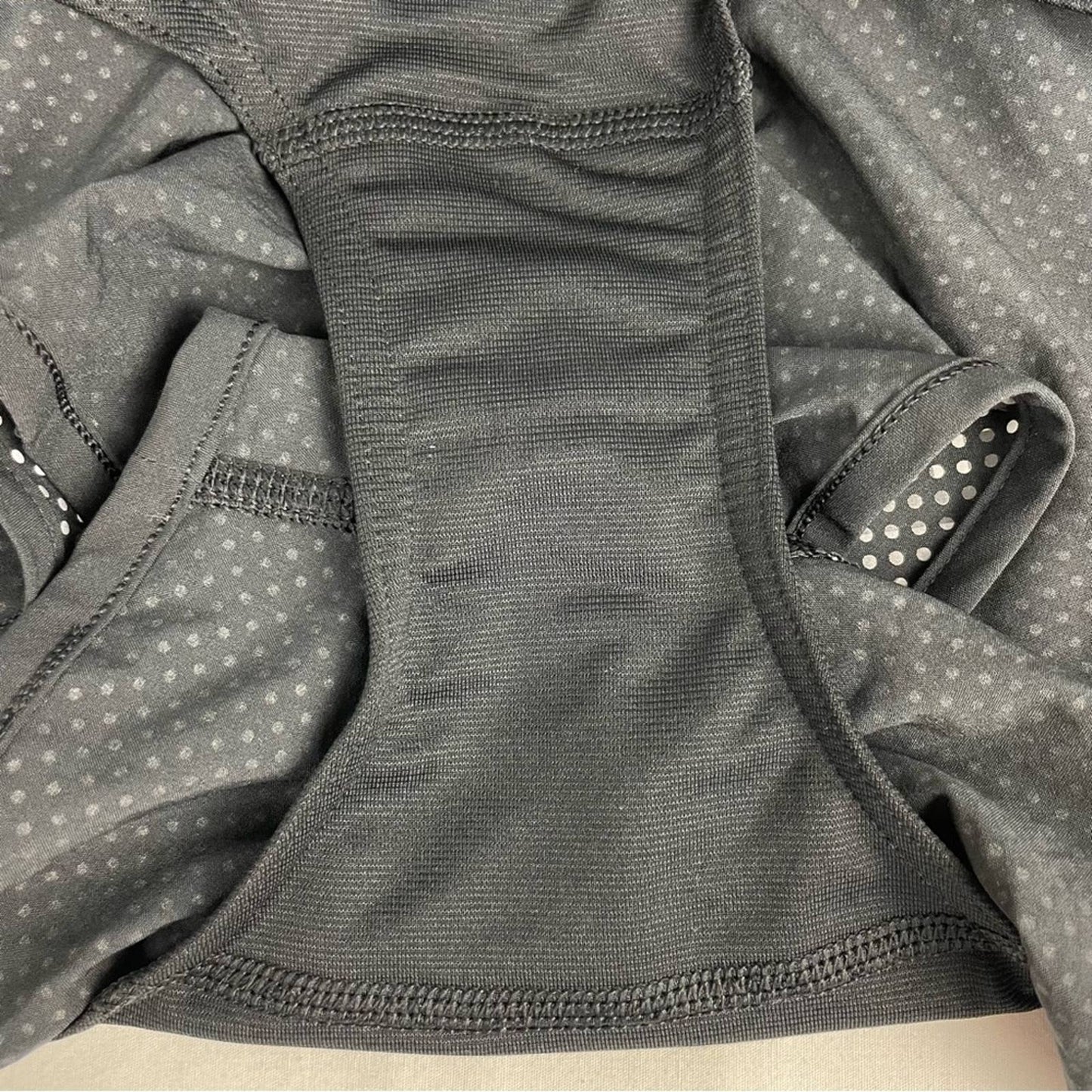 Lululemon Speed Shorts Ravish Reptile Silver Black Python Snakeskin Reflective Size 2