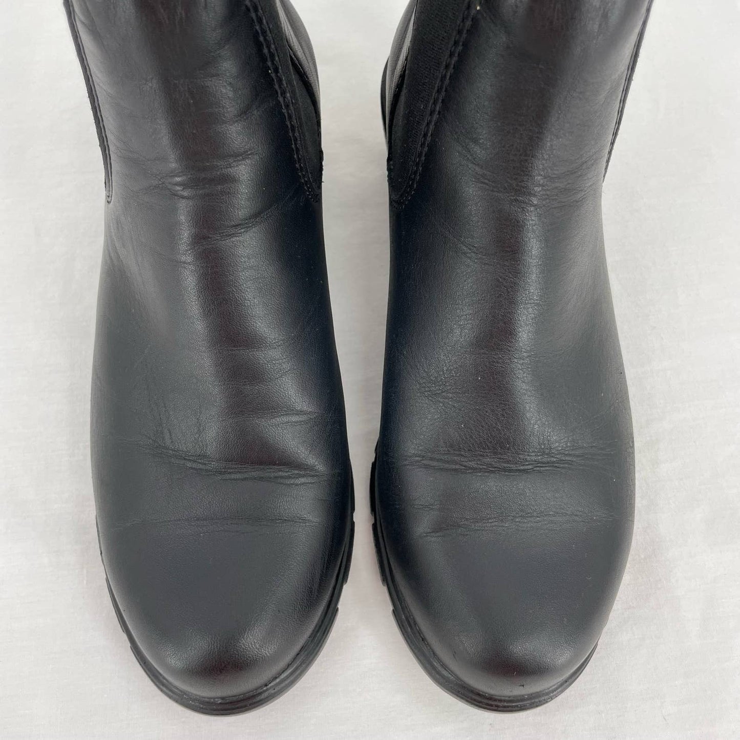 Blundstone 1671 Black Leather Heeled Boot Classic Chelsea Style Ankle Shoes Size US 7