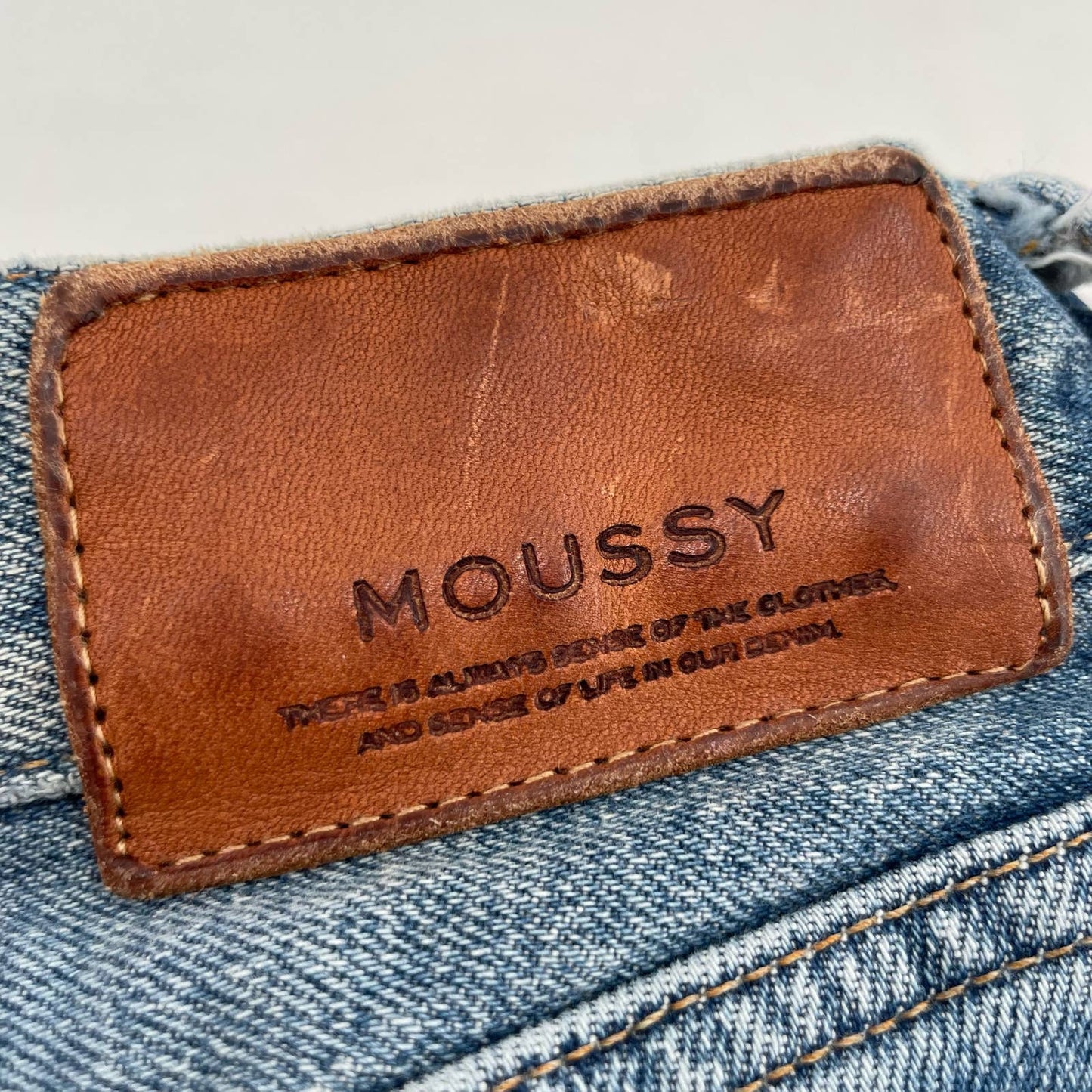 Moussy MVS Flare Leg Light Wash Faded Jeans High Rise 010CSA12-1400-6 Size 24