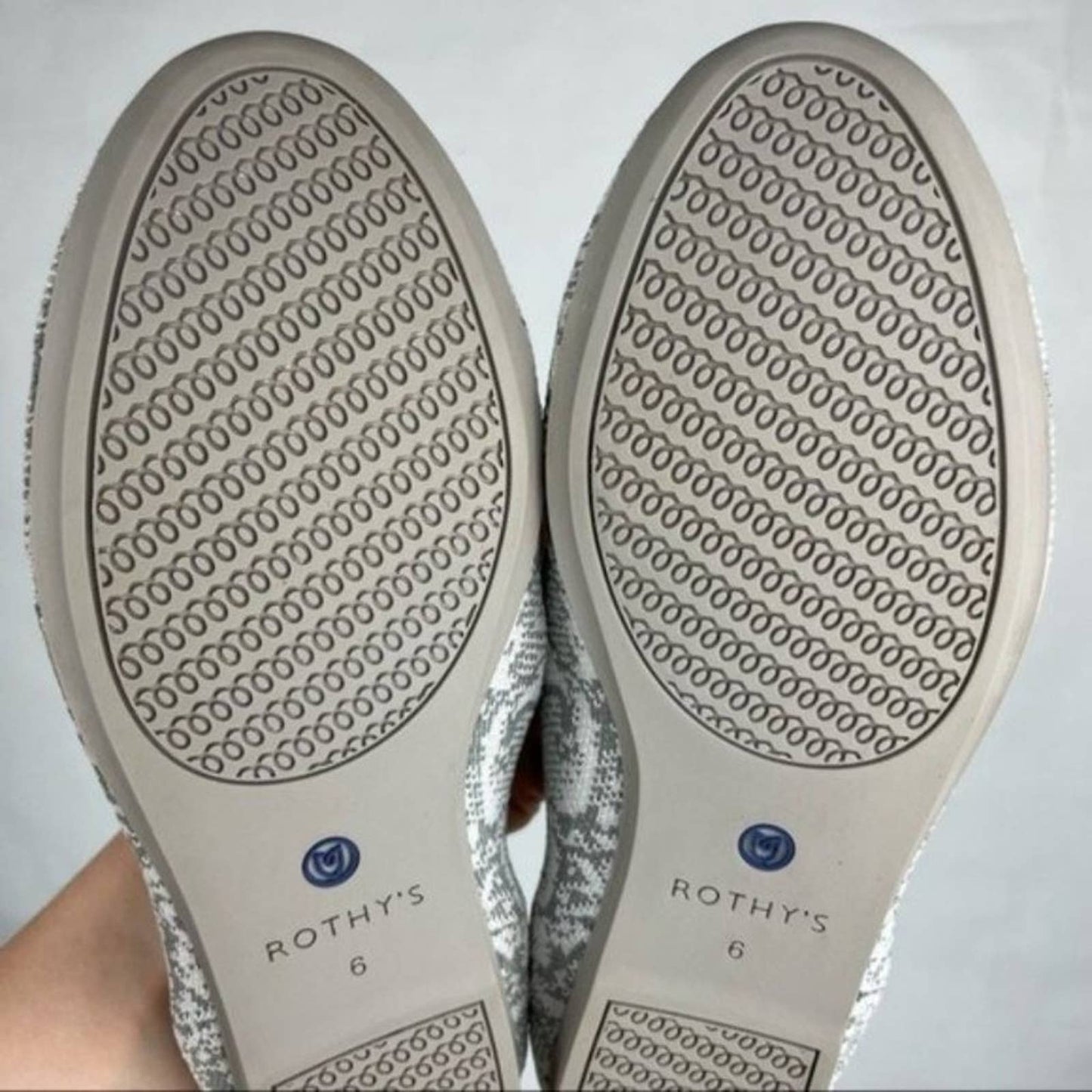 Rothy's The Loafer Ivory Grey Snake New Years Secret Limited Edition Flats Size 6