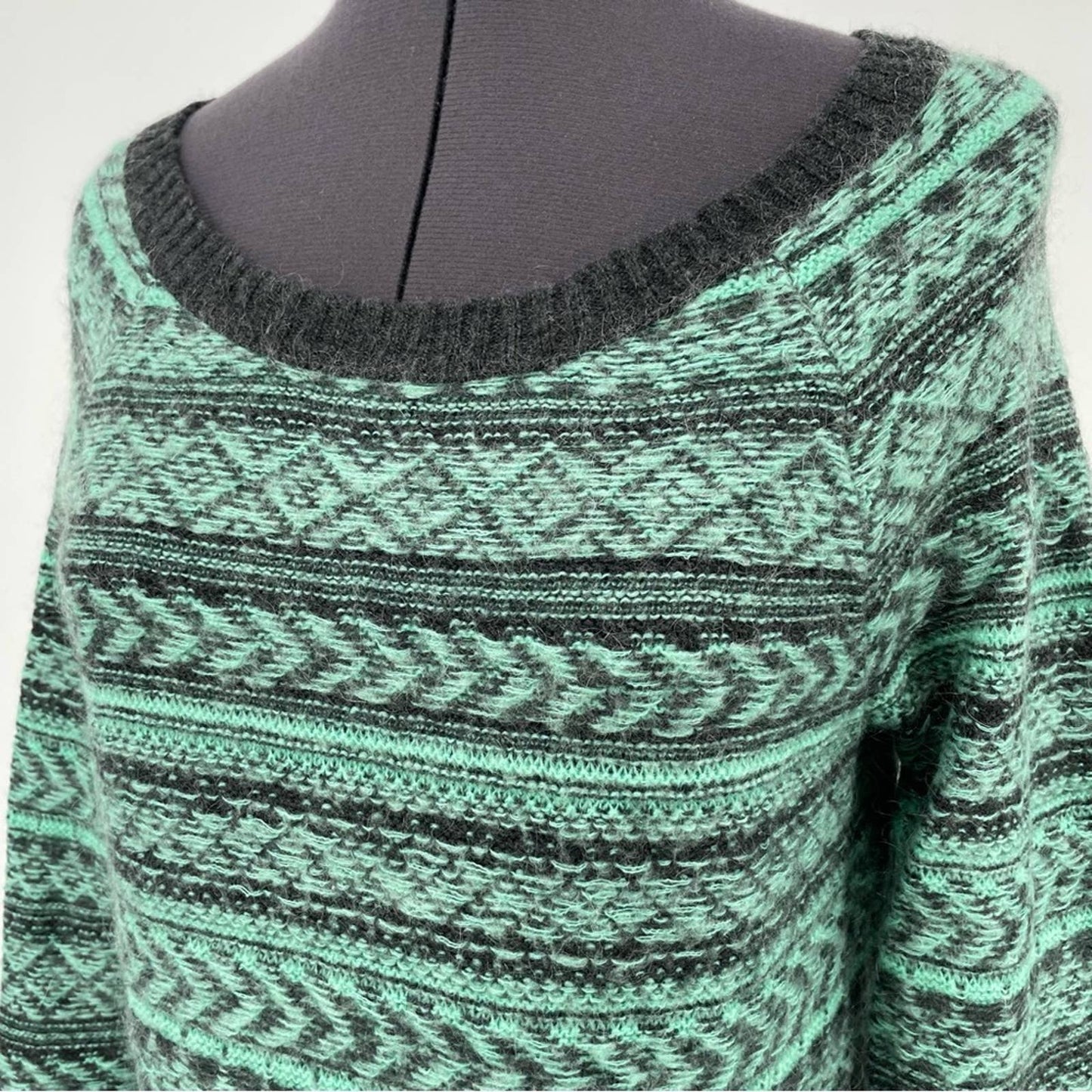 AEO American Eagle Wool Mohair Blend Stripe Geometric Mint Green Gray Sweater Size M