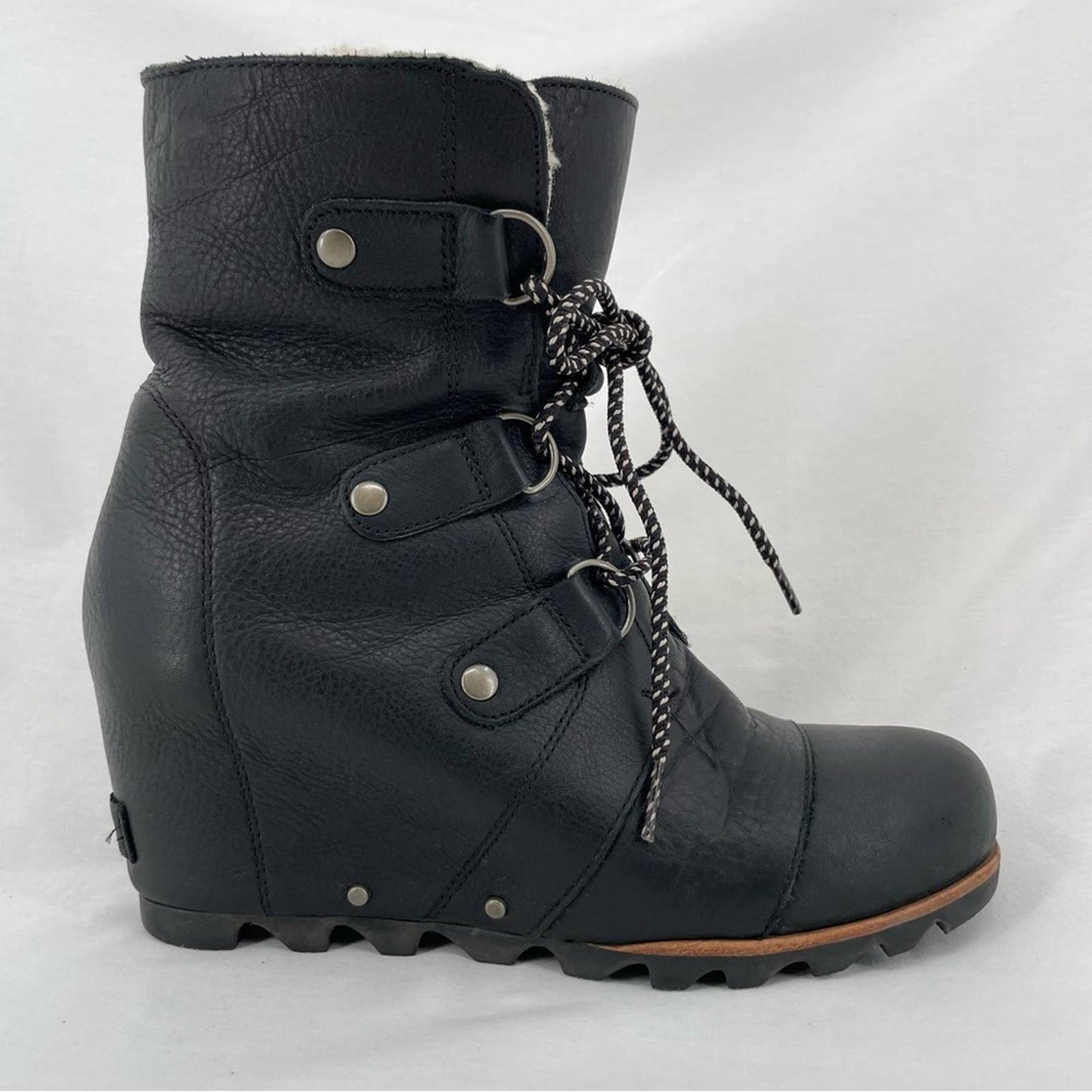 Sorel Black Joan of Arctic Wedge Real Shearling Trim Leather Mid Style Boots Size 9.5