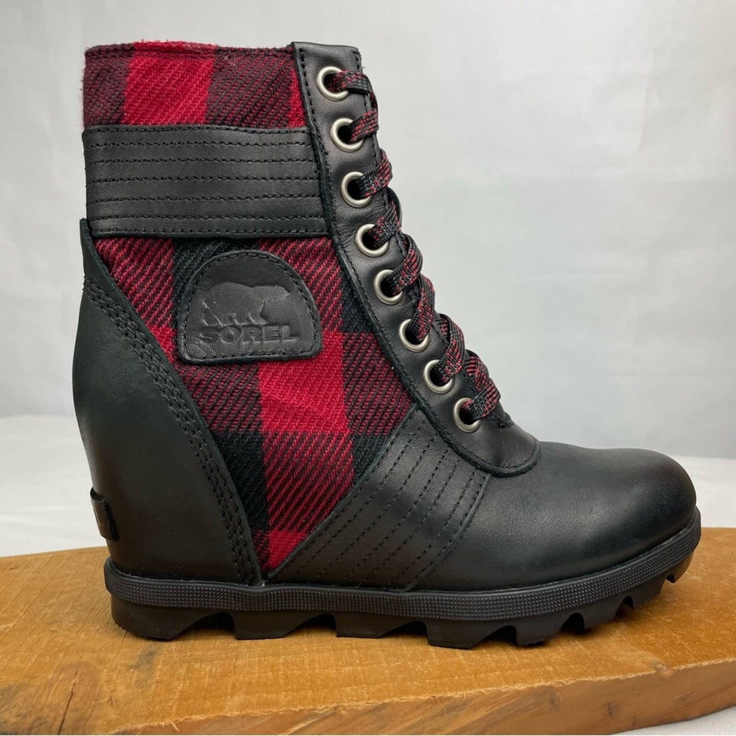 Sorel Lexie Wedge Ankle Bootie Red Black Buffalo Plaid Check Leather Trim Size 6