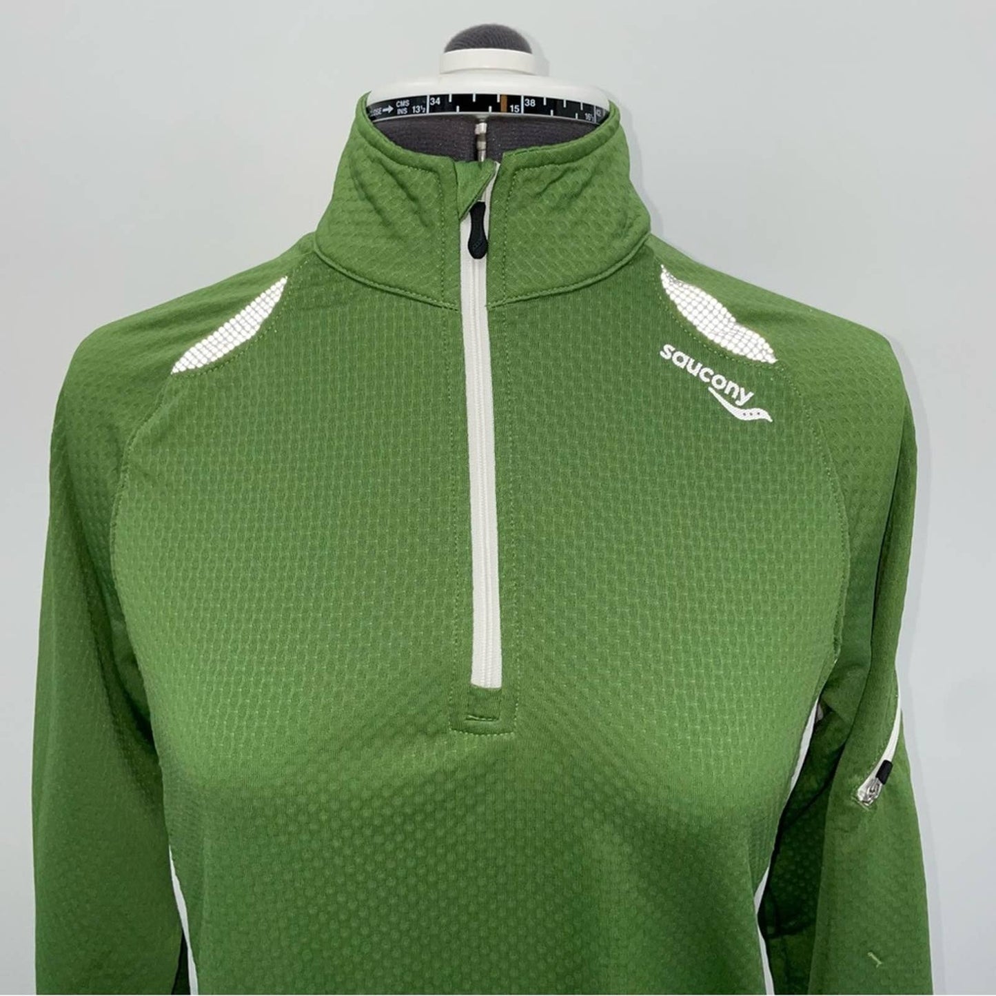Saucony Green White Silver Wicking Long Sleeve Pullover Running Tee Reflective Size S