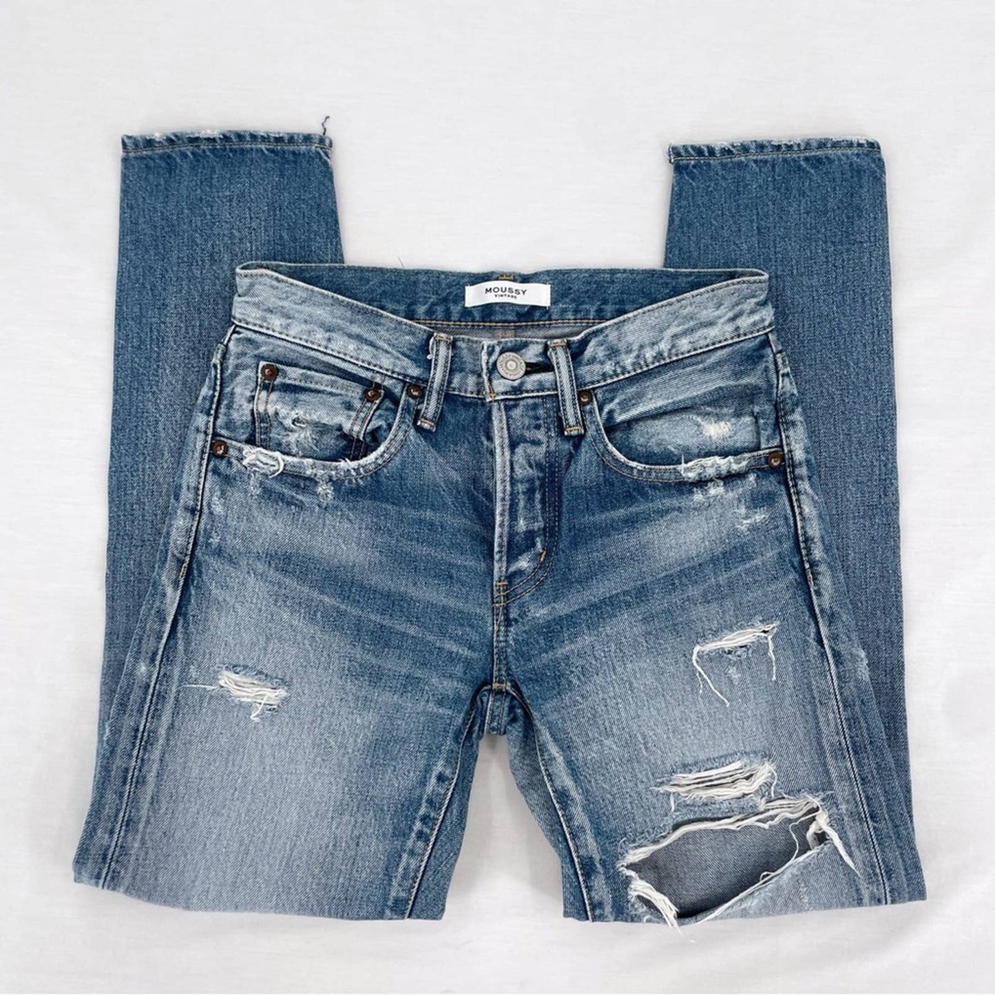 Moussy Vintage Bowie Tapered Straight Leg Light Wash Distressed Blue Jeans Style 025DSC11-1010 Size 24