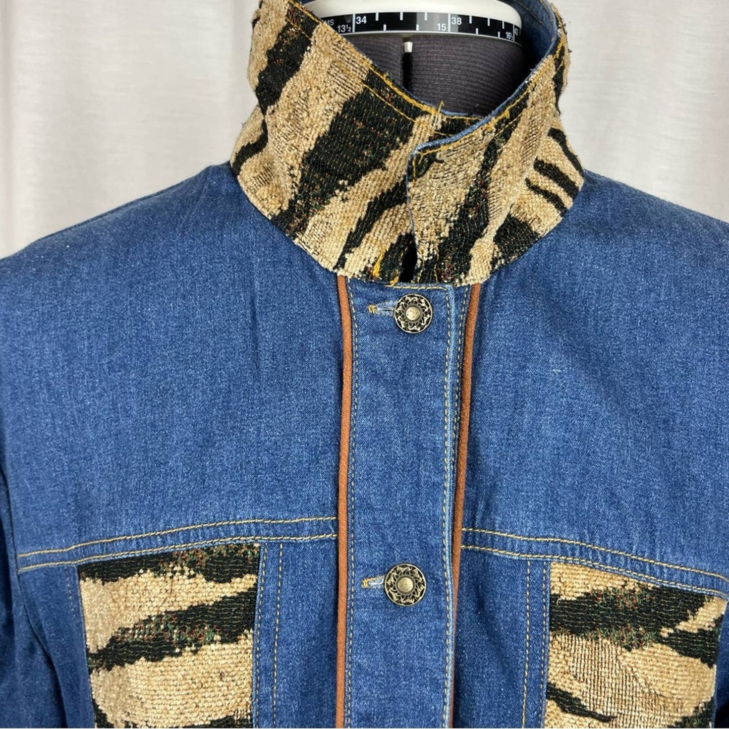 Vintage Erin London Zebra Tiger Tapestry Chambray Denim Button Shacket Jacket Size L